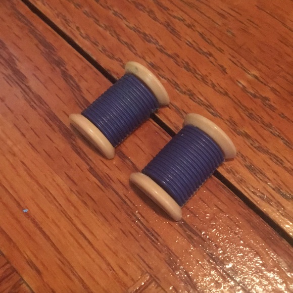 Vintage Jewelry - 🍿TRADED🍿cutest spools of thread vintage earrings
